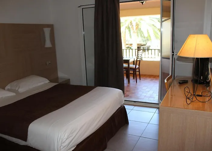 Domaine De L'oriu Hotel