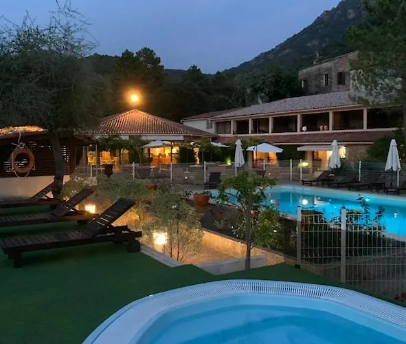 Hotel Domaine De L'oriu 3*