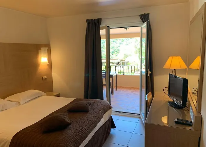 Hotel Domaine De L'oriu Serriera (Corsica)