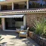 호텔 Domaine De L'oriu 3*