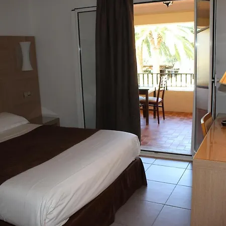 Domaine De L'oriu Hotel