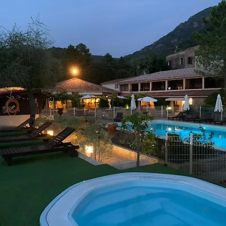 Hotel Domaine De L'oriu 3*