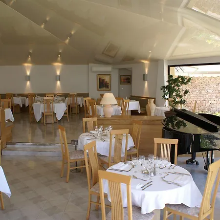 Domaine De L'oriu Hotel 3*