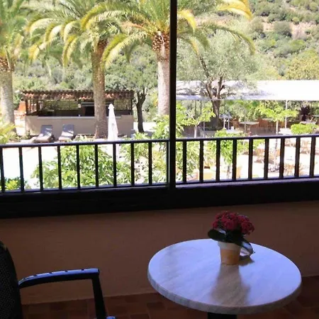 Domaine De L'oriu Serriera (Corsica)