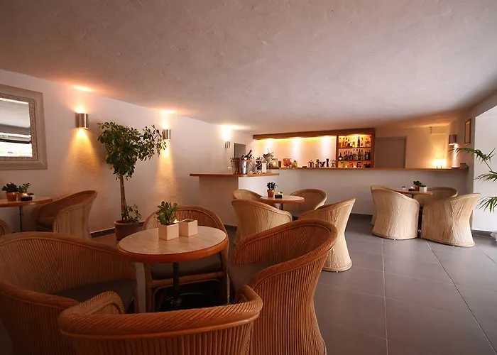 Hotel Domaine De L'oriu Serriera (Corsica)