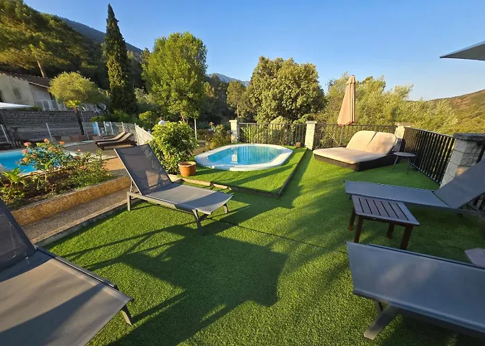 Hotel Domaine De L'oriu 3*