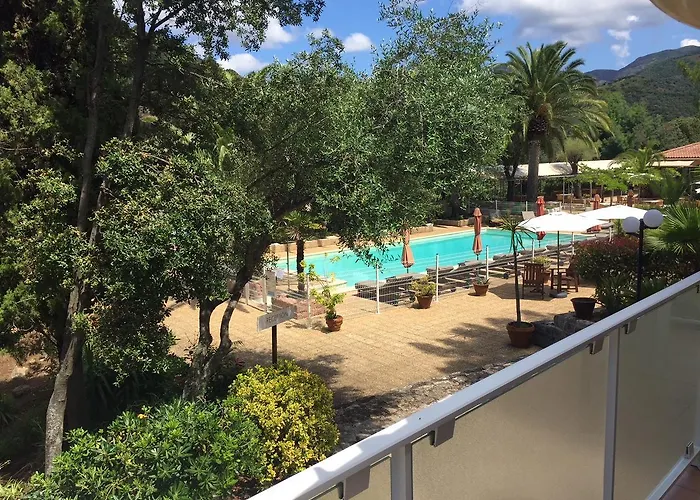 Domaine De L'oriu 3* Serriera (Corsica)