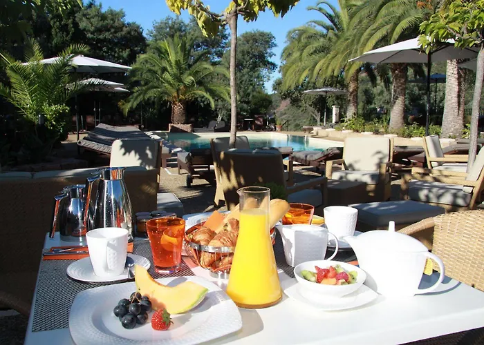 Hotel Domaine De L'oriu Serriera (Corsica)