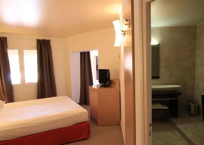 Hotel Domaine De L'oriu Serriera (Corsica)